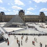 Roubo no Museu do Louvre: criminosos levam joias de “valor