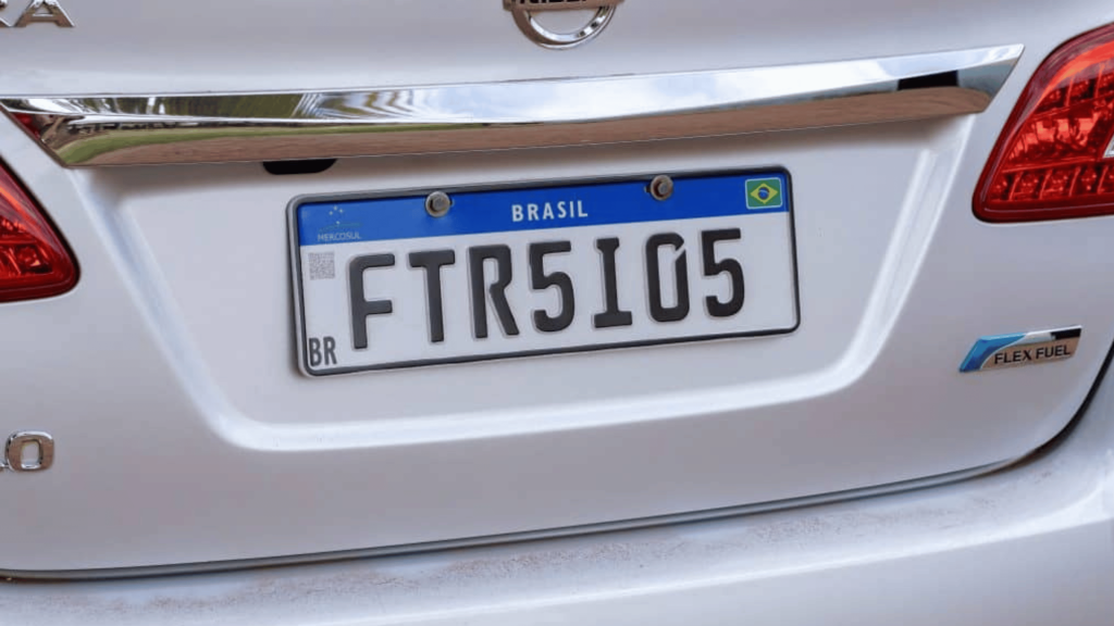 Sabia que as placas Mercosul tem diferentes cores? Veja o