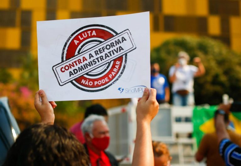 Servidores preparam ato nacional em Brasília contra ataque aos serviços