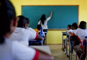 Sob pretexto de cortar privilégios, reforma atinge os 80% dos