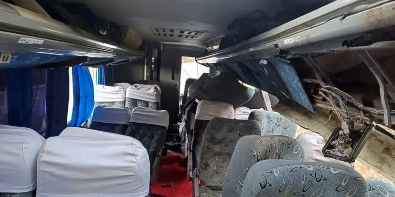 Sobe para 17 número de mortos por acidente com ônibus