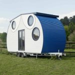 Startup apresenta casa minúscula com design inspirado em coruja
