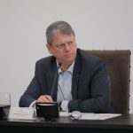 Tarcísio de Freitas se desculpa por fala sobre metanol e