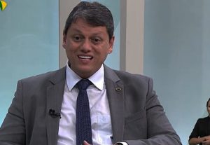 Tarcísio protegeu bilionários e bets e agora pressiona por cortes