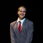 Teatro Arthur Azevedo recebe Mateus Solano com o espetáculo “O