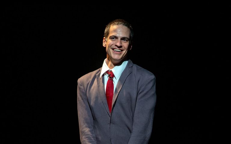 Teatro Arthur Azevedo recebe Mateus Solano com o espetáculo “O