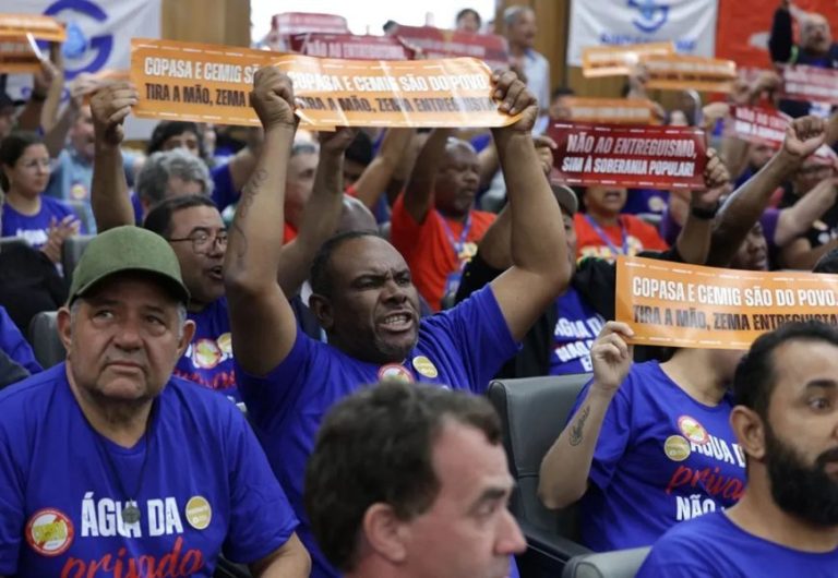 Trabalhadores da Copasa iniciam greve por tempo indeterminado contra privatização