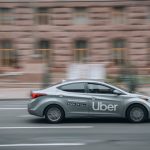 Uber vai pagar uma bolada para motoristas que trocarem seus