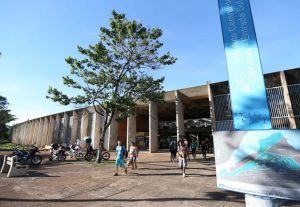 Universidades públicas oferecem métodos rápidos para detectar metanol em bebidas