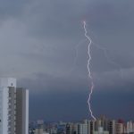 Ventos fortes em SP derrubam cobertura de arena e deixam