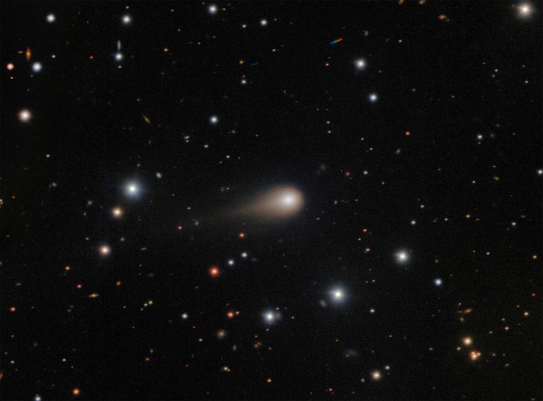 Visitante interestelar quebra padrões da astronomia