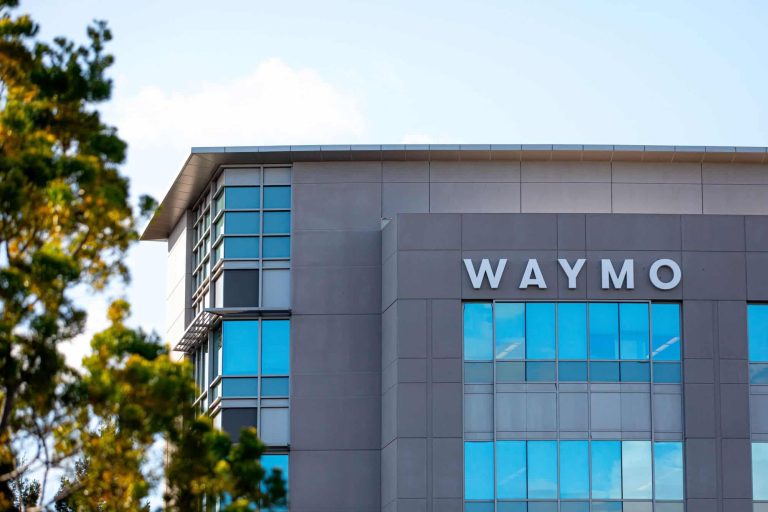 Waymo tem desafio “gelado” para expandir seus robotáxis