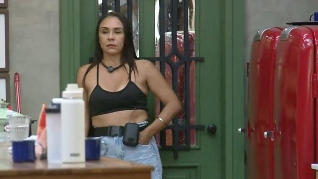 A Fazenda 17: Yoná Sousa acusa peões de atitude grave