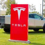 Ações da Tesla caem 5% após aprovação de pacote bilionário