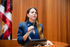 Alema é finalista de prêmio nacional com projeto de lei