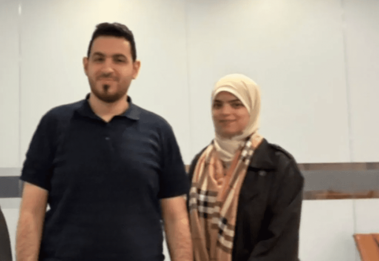 Após 5 dias no aeroporto, casal palestino é autorizado a