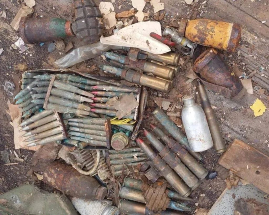 Arsenal militar encontrado em Curitiba é recolhido pelo Exército