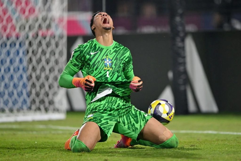 Brasil bate o Paraguai nos pênaltis e avança na Copa