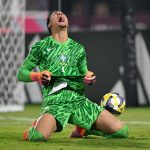 Brasil bate o Paraguai nos pênaltis e avança na Copa