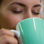 Café pode ser benéfico para quem tem arritmia, segundo estudo