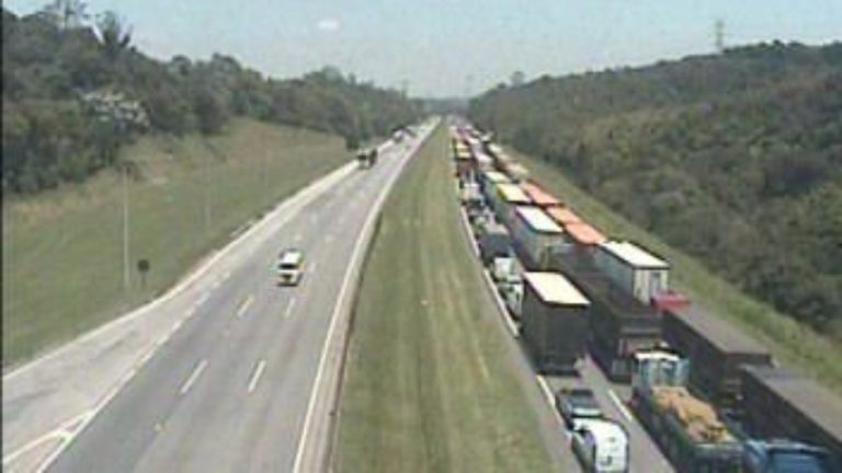 Caminhão com falsa bomba fecha Rodoanel de SP e deixa