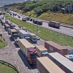 Caminhoneiro que parou rodoanel confessou sua farsa, diz polícia