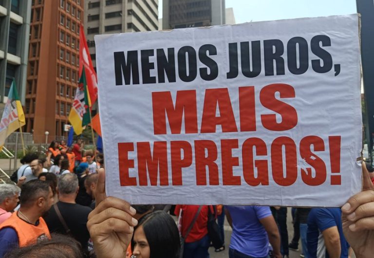 Centrais repudiam decisão do BC que mantém juros entre os