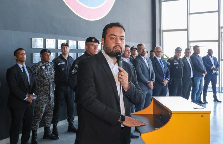 Cláudio Castro combate tráfico melhor que Lula, diz pesquisa