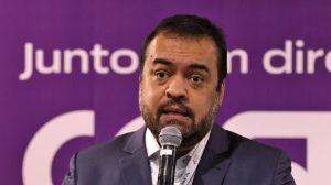 Cláudio Castro elogia Alexandre de Moraes e evita criticar Lula