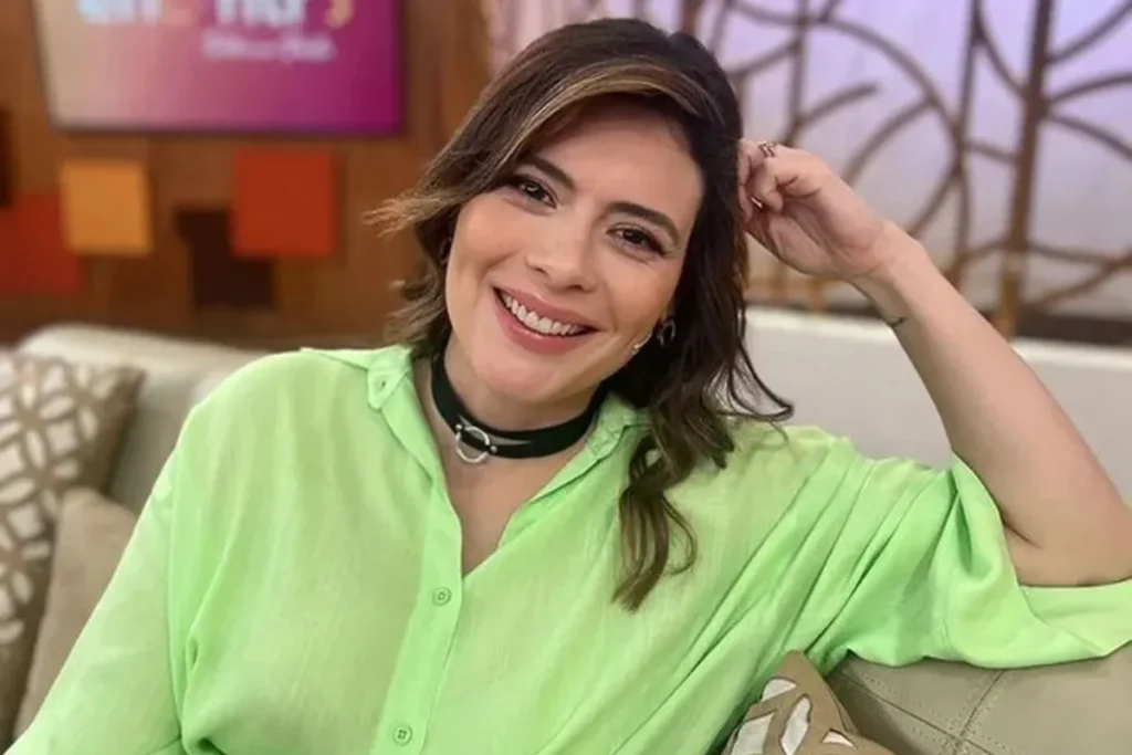 Com 20 anos de emissora, Michele Loreto pede demissão da