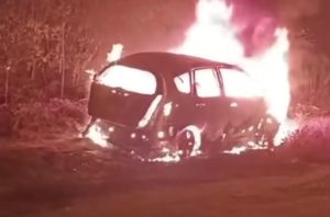 Corpo é encontrado carbonizado dentro de carro em São Luís