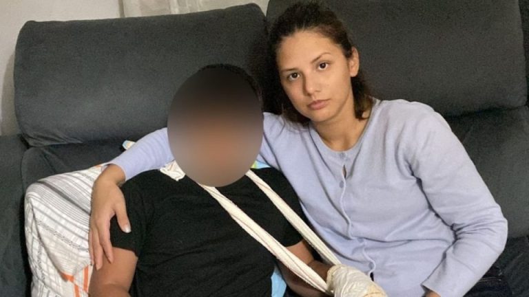 Criança brasileira de 9 anos tem dois dedos decepados em