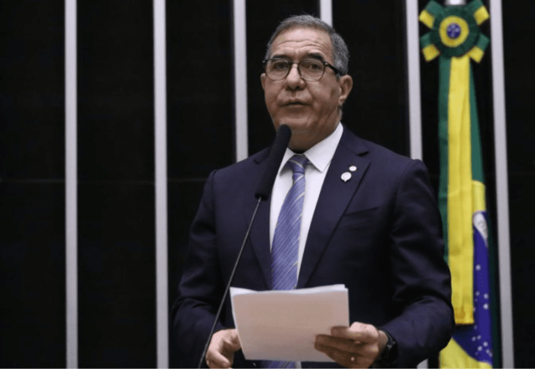 Deputados aprovam “PDL da Pedofilia” para impedir aborto legal em