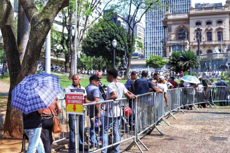 Desemprego, miséria e… estatísticas no Brasil