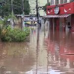 Domingo de Finados começa com chuva em São Paulo