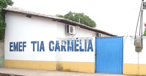 Dupla armada invade escola e rouba celulares em Timon