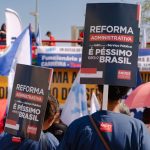 “É hora de enterrar a PEC da reforma administrativa”