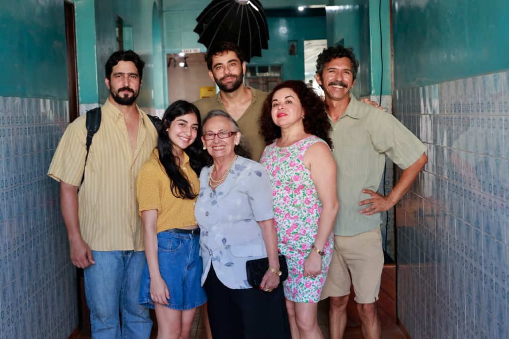 Em Mensagem no Funeral, o cineasta Breno Ferreira transforma a