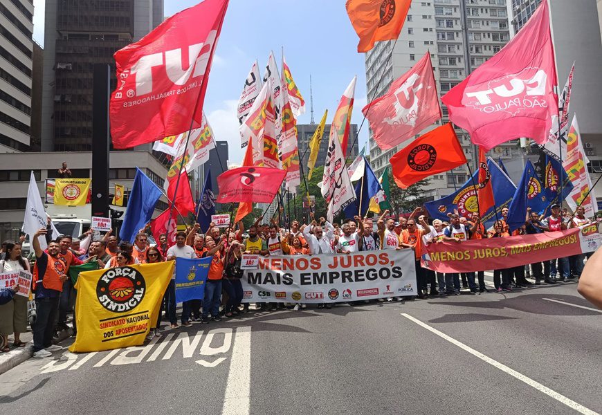 Em manifestação no BC, centrais cobram imediata redução da taxa