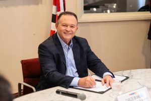 Governador anuncia aumento no cartão do Programa Maranhão Livre da