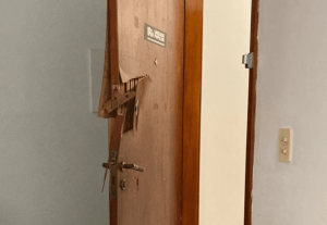 Governador de SC tenta intimidar militantes e manda policiais invadirem