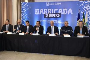 Governo do Rio anuncia plano para refirada de 13 mil