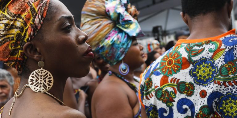 Hoje é Dia destaca consciência negra, trânsito e Rachel de