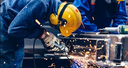 Indústria brasileira volta a perder fôlego em setembro e mostra