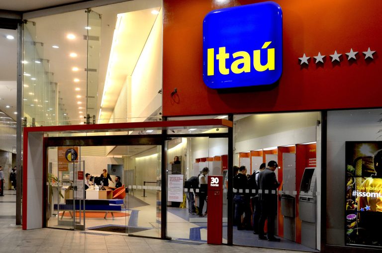 Itaú ultrapassa Petrobras e se torna a empresa mais valiosa