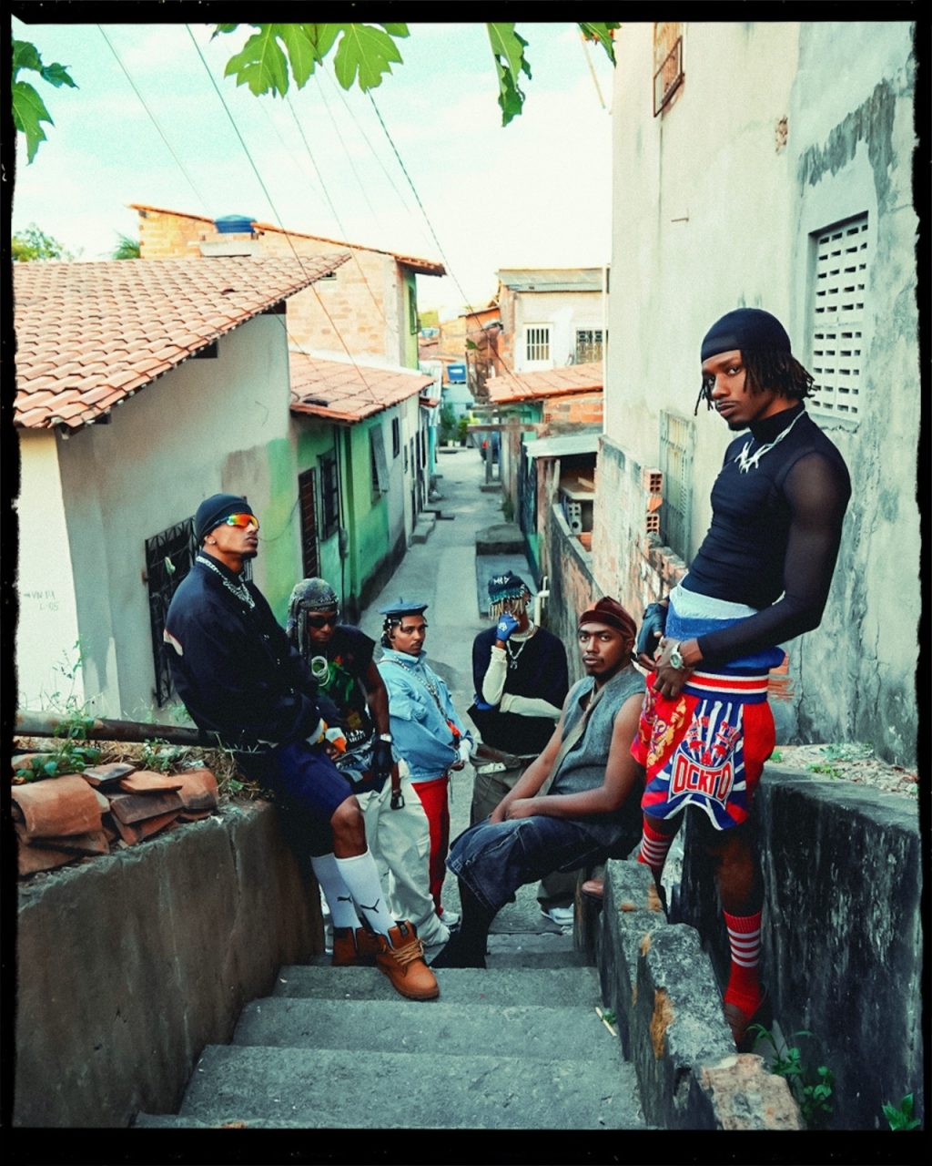 Jovens estilistas lançam projeto Joias do Bairro