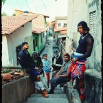 Jovens estilistas lançam projeto Joias do Bairro