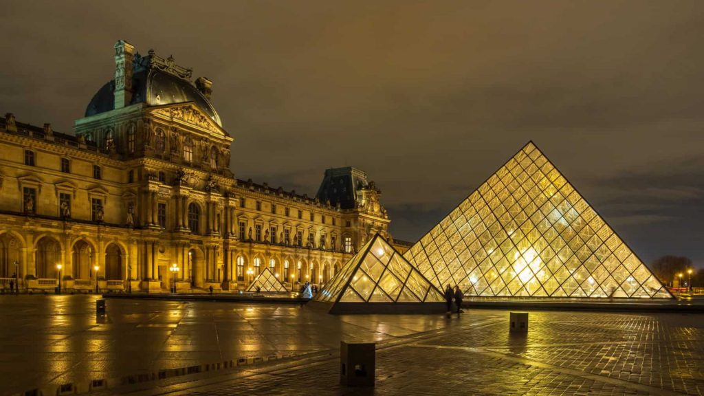 Louvre anuncia fechamento de galeria ao público devido à “fragilidade”