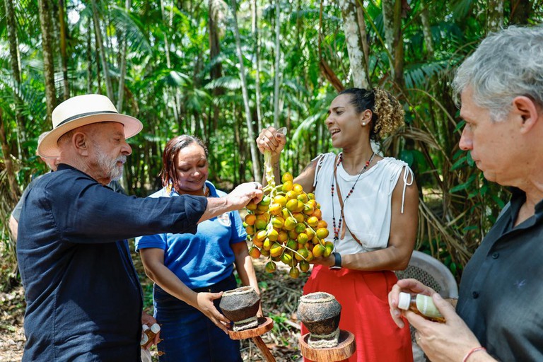 Lula se hospeda em barco hotel para 30 pessoas em