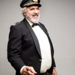 Manuel João Vieira apresenta candidatura presidencial no Baile Xarlie, em